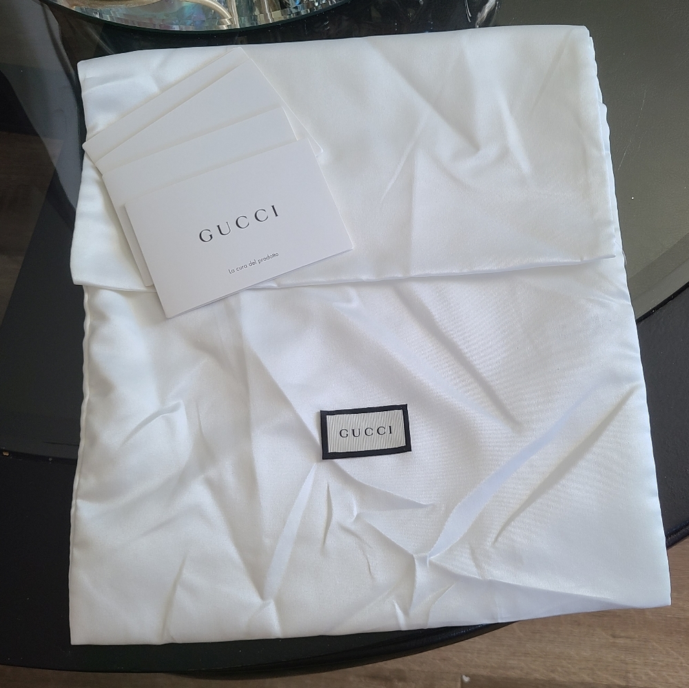 Gucci dust bag 🤍